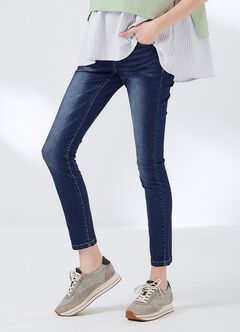 Washed Maternity Curvy Jeans, , hi-res