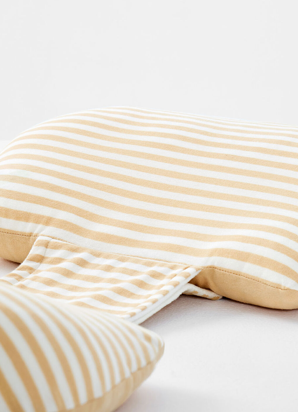 Non-toxic Maternity Support Seashell Pillow, , hi-res image number 3