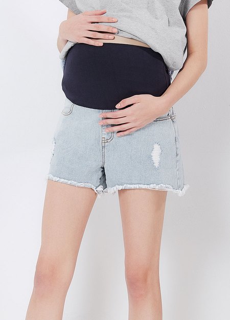Raw Hem Maternity Denim Shorts-Light Blue2